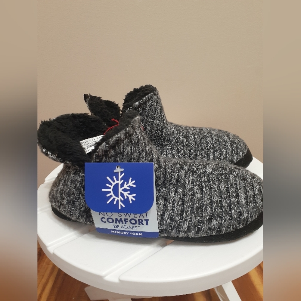 NWT Dearfoam women slippers size 7- 8 - Picture 2 of 8